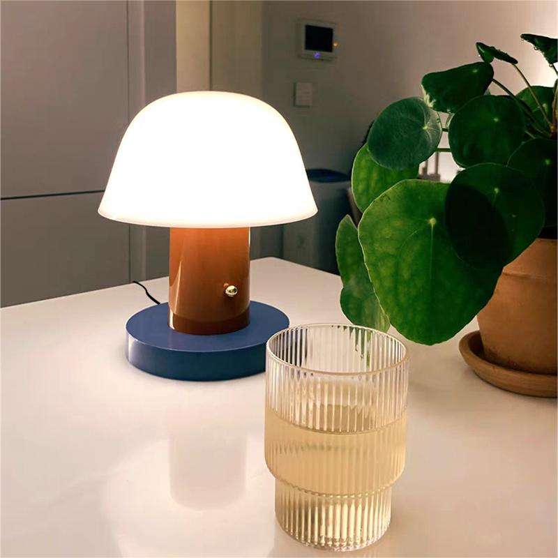 Stolná Lampa – Svetlo a Harmónia