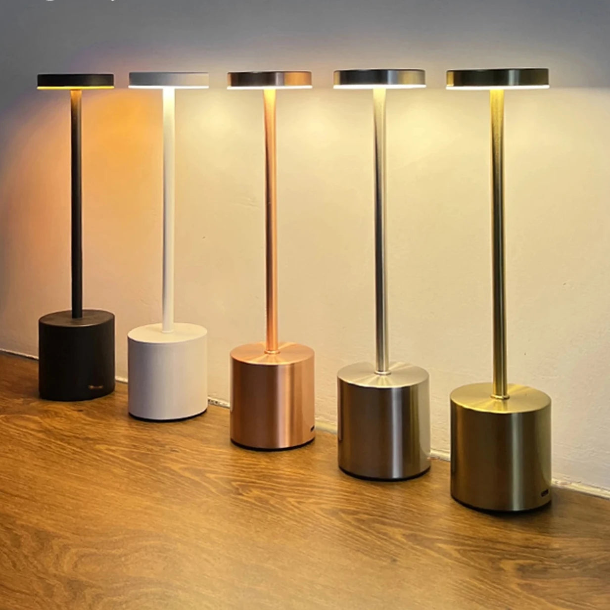 مصباح طاولة LED لمسة قابلة لإعادة الشحن – إضاءة عملية وعصرية