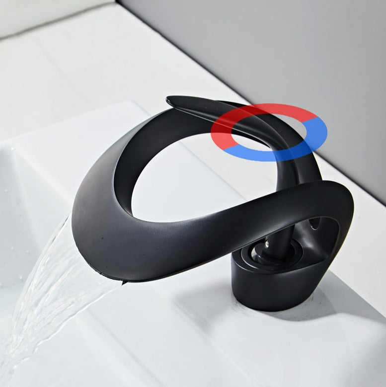 Robinet de baie modern – design curbat și elegant
