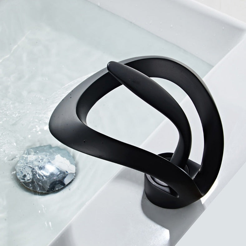 Robinet de baie modern – design curbat și elegant
