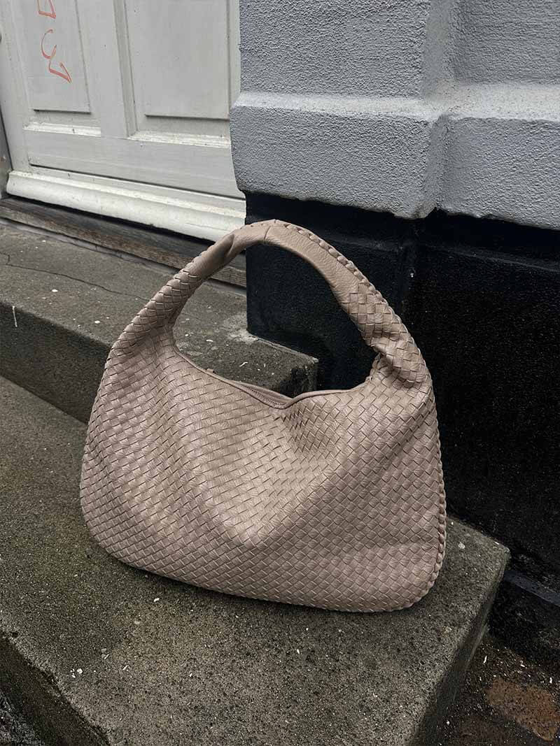 Josiane | Håndveske i flette – Håndverksmessig eleganse og tidløs sjarm