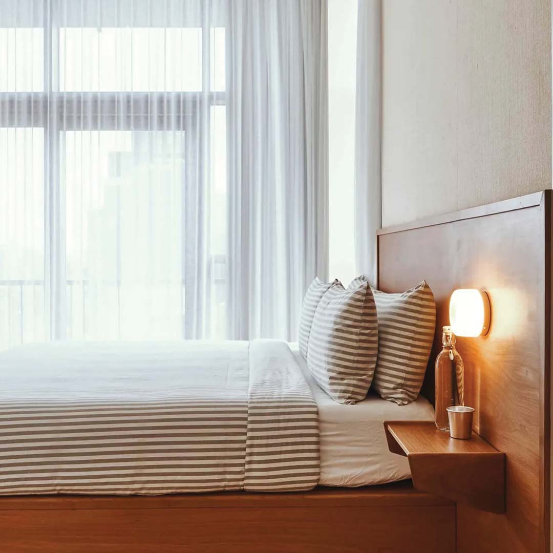 エレガントな壁掛け灯 - ソフトなリリーフと温かな雰囲気