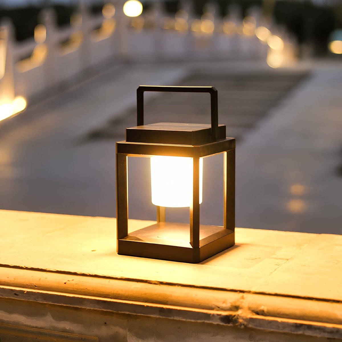 Lanterna Solare Moderna – Illuminazione Elegante e Durevole