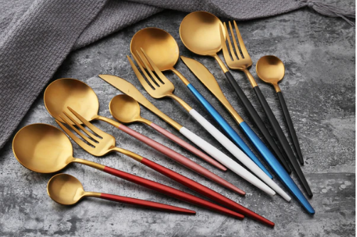 Set di Posate 24 Pezzi – Finitura Chic Per Tavola Raffinata