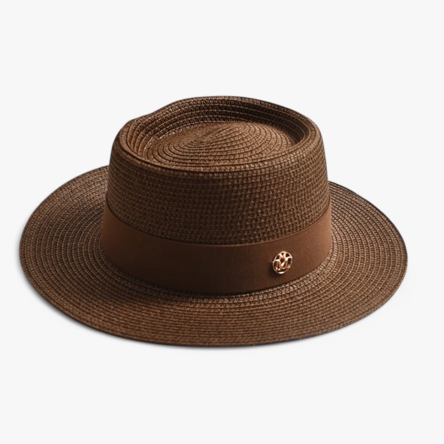 Klokkehatt i strå – Retro eleganse og solbeskyttelse