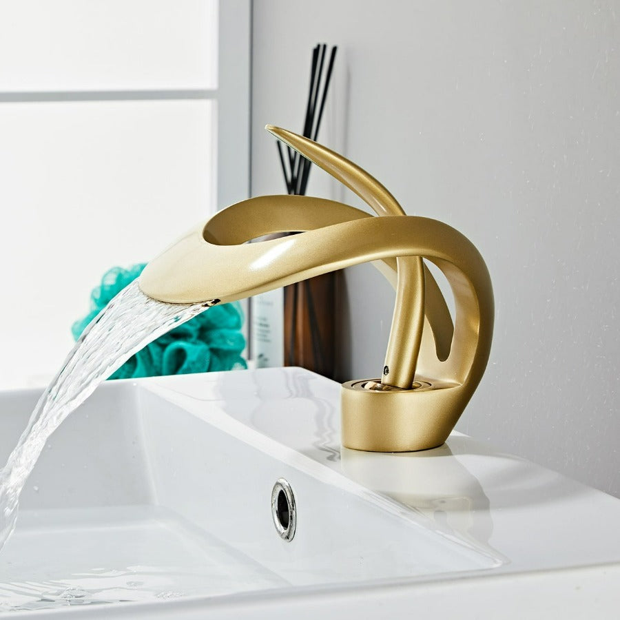 Robinet de baie modern – design curbat și elegant