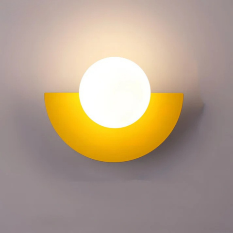 Nowoczesna Lampa Ścienna – Kształt Półokrągły I Łagodne Oświetlenie