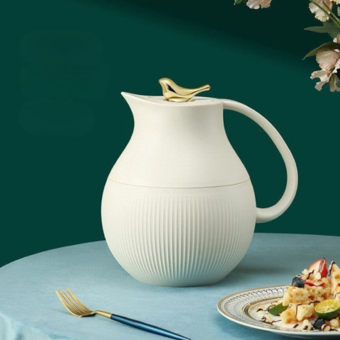 モダンなサーマル・カラフェ - 洗練されたスタイルと実用的な機能