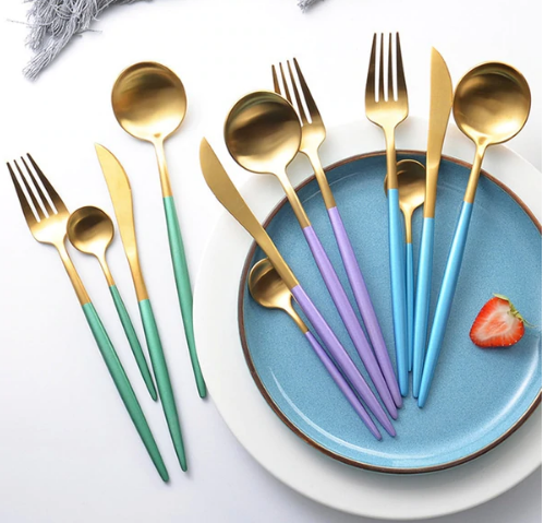 Set di Posate 24 Pezzi – Finitura Chic Per Tavola Raffinata