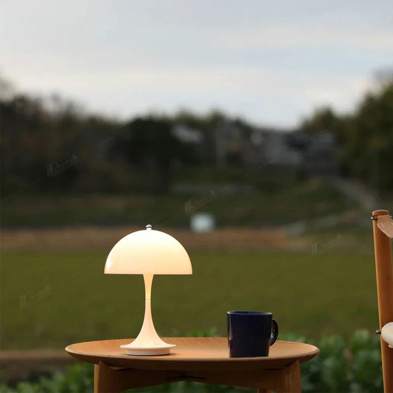 Lâmpada de Mesa LED – Recarregável e Iluminação a Três Níveis
