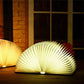 Bordlampe i bokform – Originalitet og eleganse 
