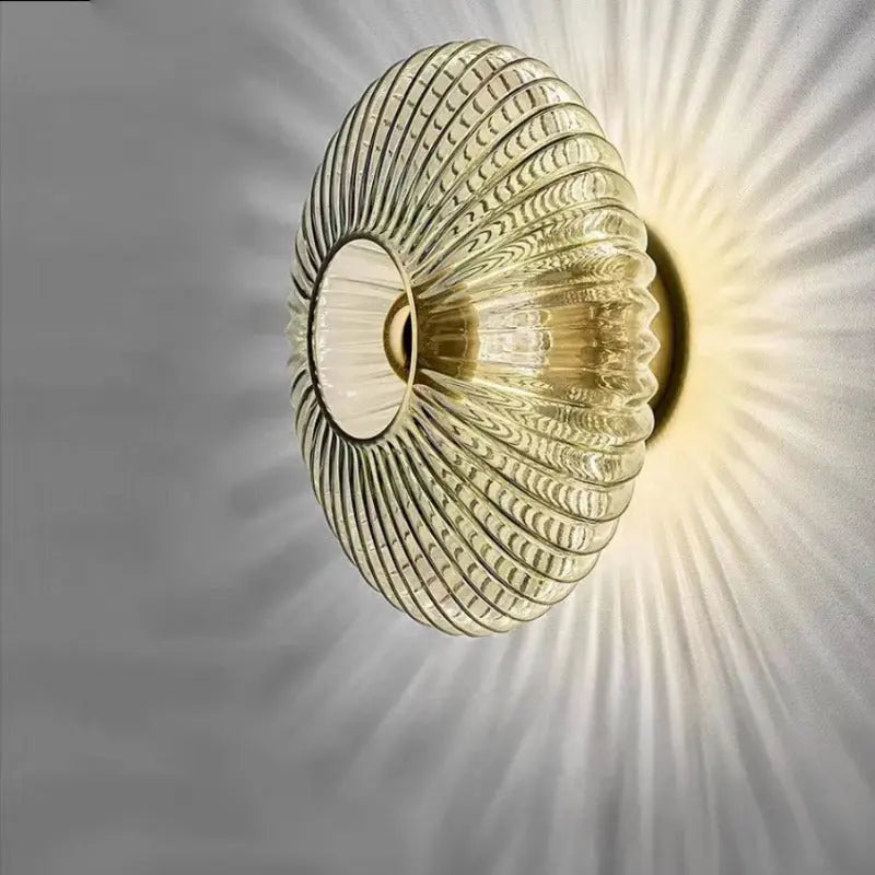Elegant Vägglampa – Ljus och Sofistikerad Atmosfär 