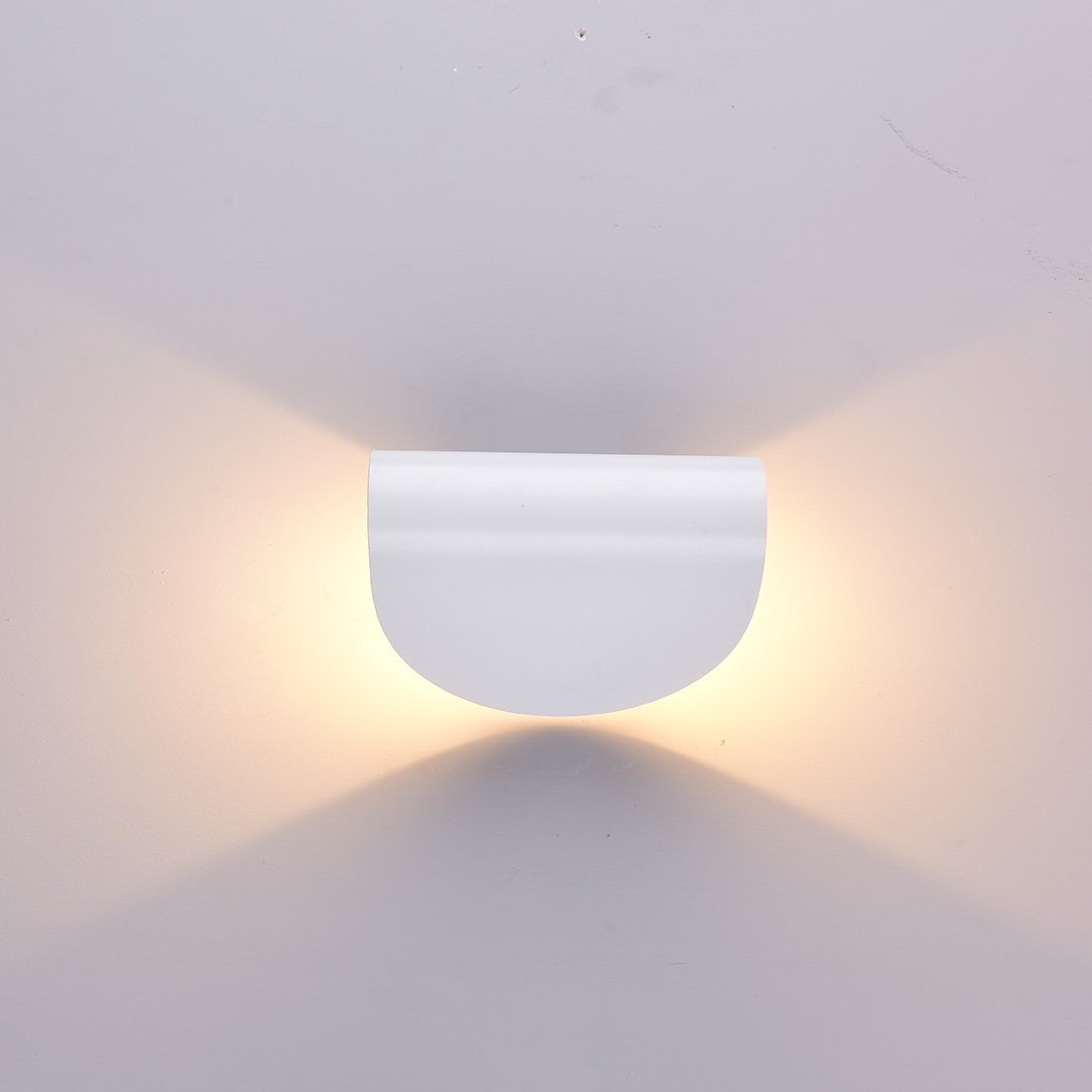 Aplique de Pared Moderna – Elegancia y Refinamiento 