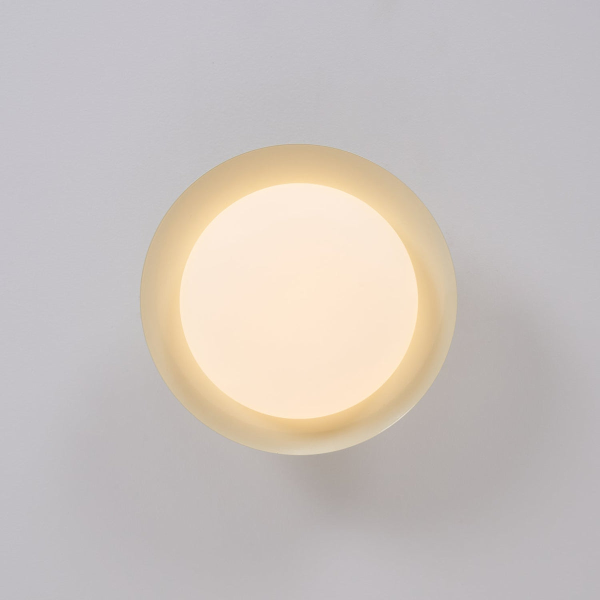 Kerek LED mennyezeti lámpa - természetes fény és diszkrét elegancia