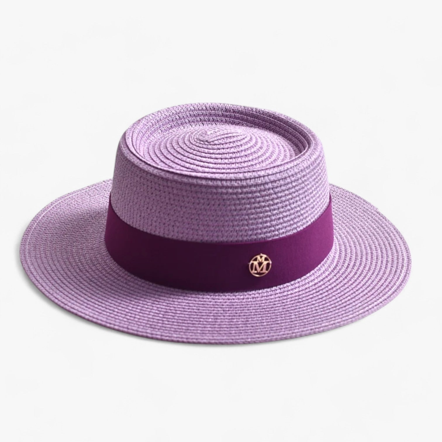 Klokkehatt i strå – Retro eleganse og solbeskyttelse 