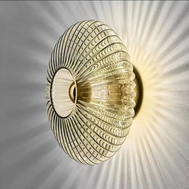 Elegant Vägglampa – Ljus och Sofistikerad Atmosfär 