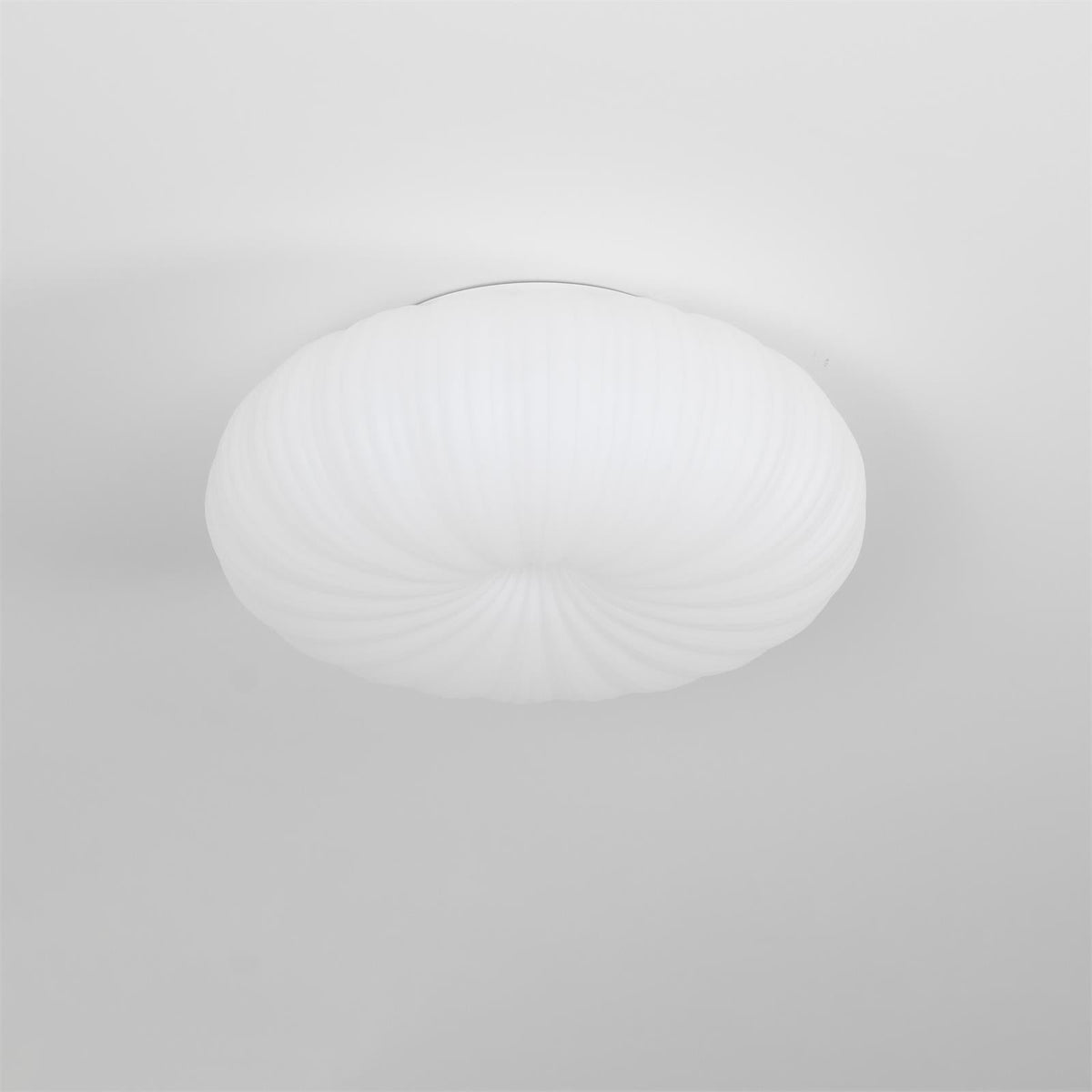 Elegant modern taklampa – justerbart ljus och personlig atmosfär 