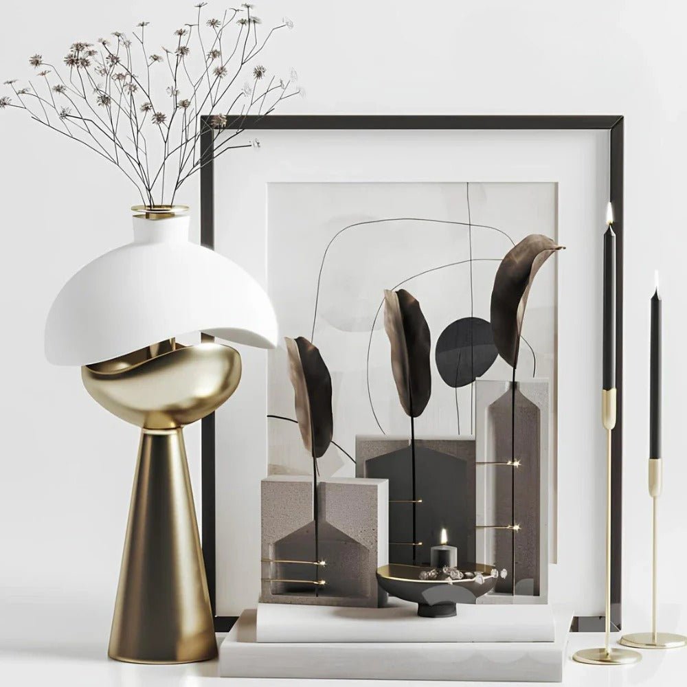 Stolová lampa so sochárskym dizajnom – elegancia a originalita 