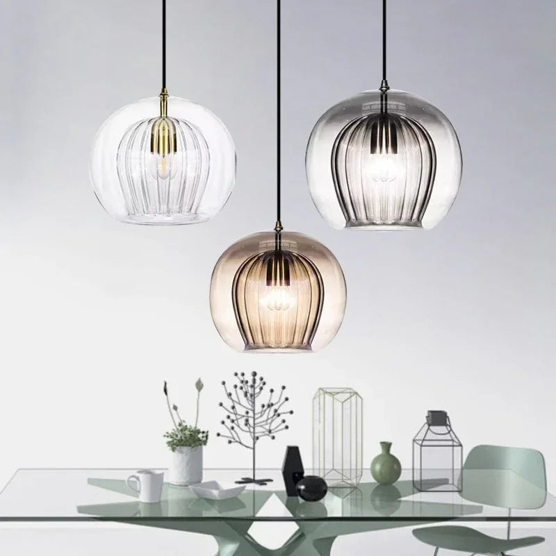 Sphère Lumineuse Moderne En Verre — Lumière Douce Et Style Raffiné