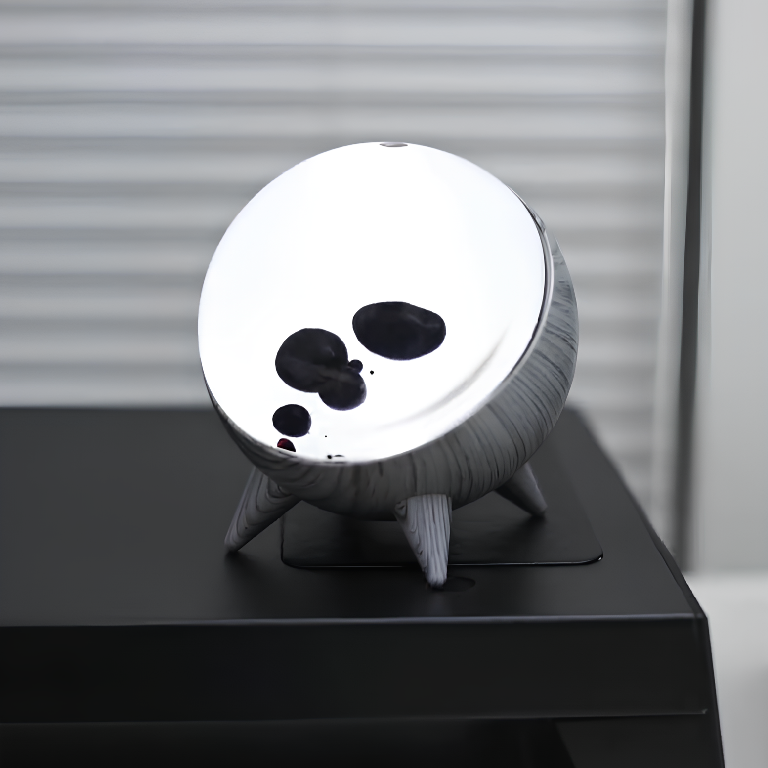 Interaktívna dekoratívna lampa – Hra svetiel a jedinečný dizajn 