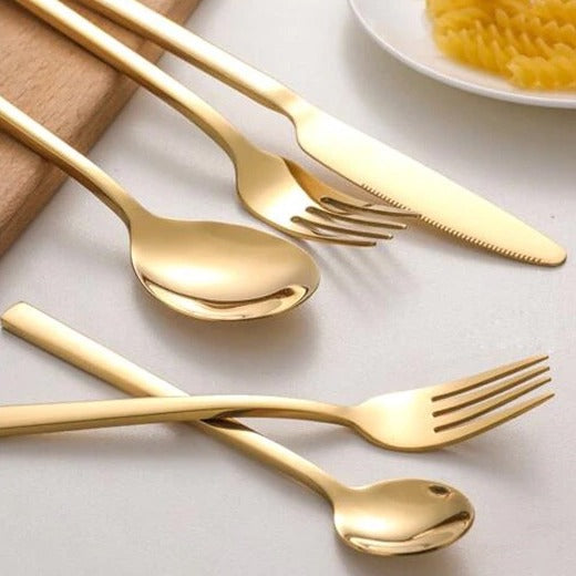 Kompletný set príbora – elegantné kusy pre rafinovaný stôl 