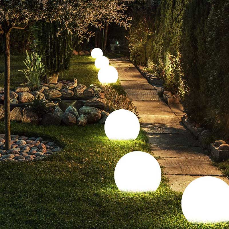 Lampada Sferica Esterna Senza Fili – Illuminazione Nomade ed Elegante 