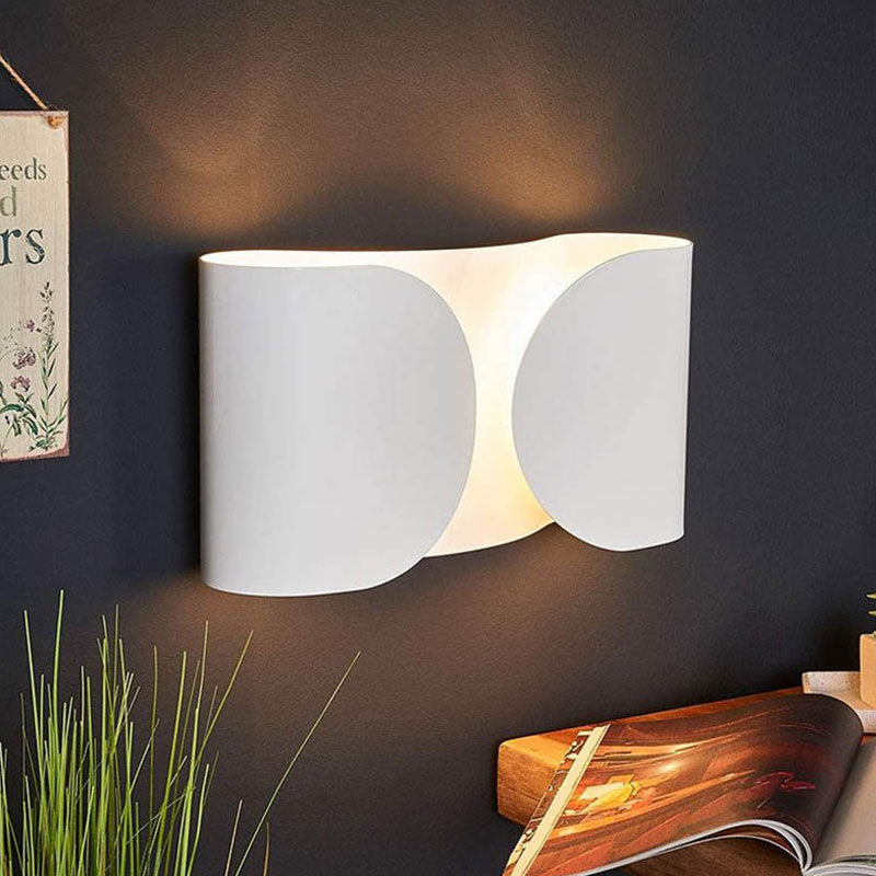 LED Vegglampe — Moderne Belysning med Dobbel Stråle 