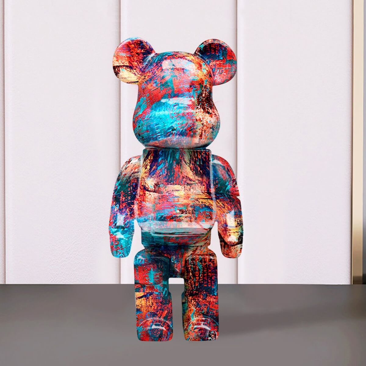 Dekorative Graffiti-Skulptur - Kräftige Farben & Urbaner Geist