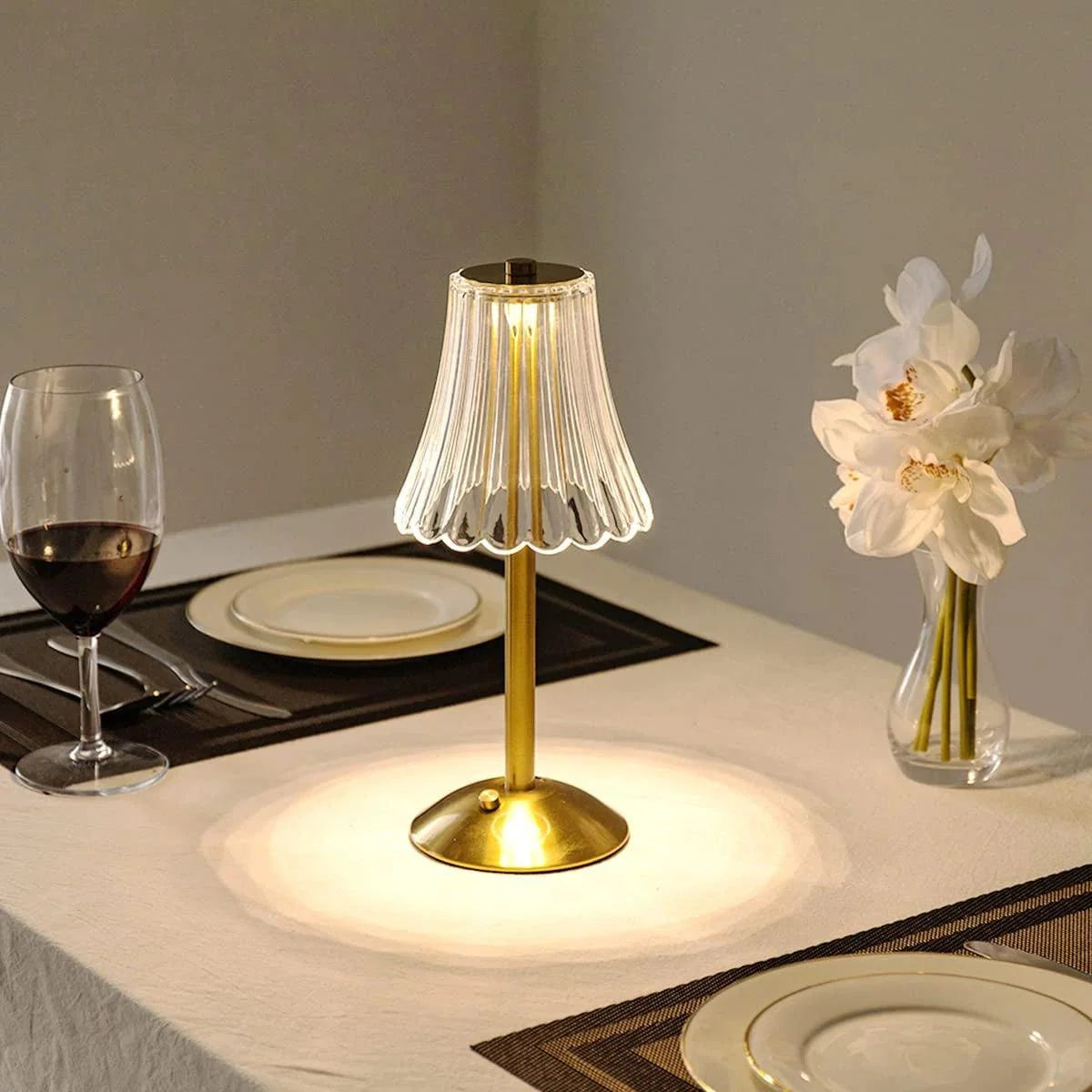 Lâmpada de Mesa Sem Fio – Iluminação Nômade e Elegante 