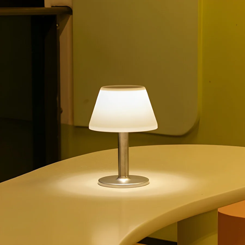 Lâmpada Solar de Mesa Elegante – Estilo e Sofisticação 