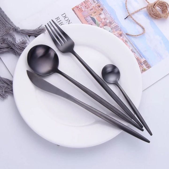 Ensemble Couverts De Luxe – Pour Une Table Élégante Et Distinguée