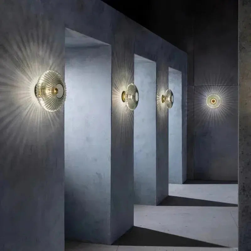 Elegant Vägglampa – Ljus och Sofistikerad Atmosfär 