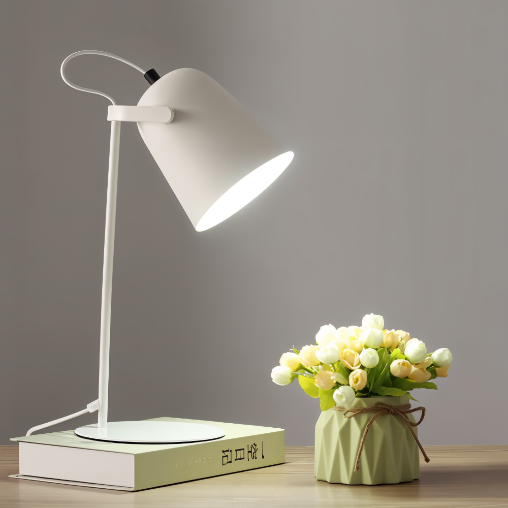 Lámpara de Mesa Rotativa Moderna – Elegancia y Funcionalidad 