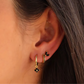 Insieme di Orecchini e Piercing – Versatilità e Sottile Brillantezza 