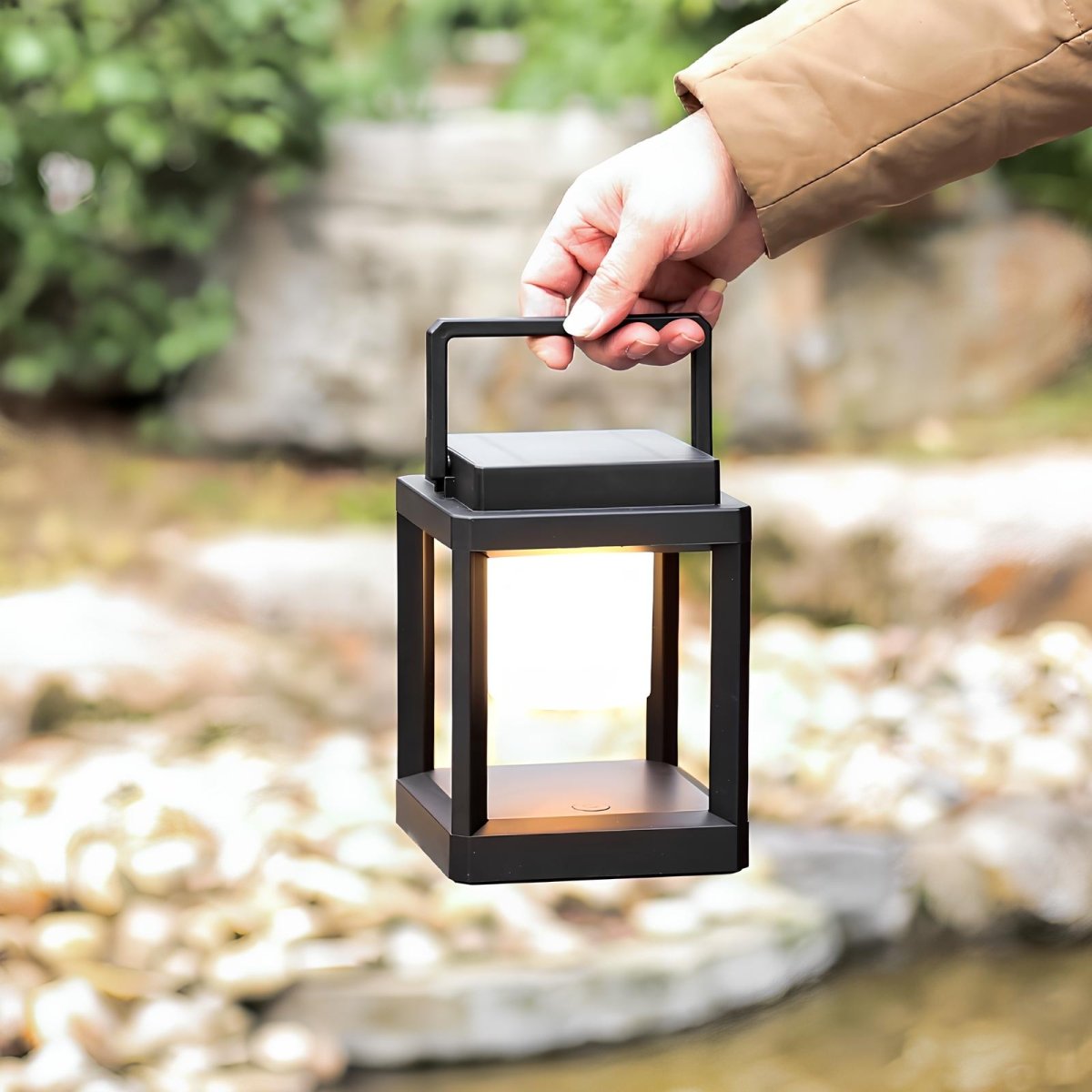 Lanterna Solare Moderna – Illuminazione Elegante e Durevole 